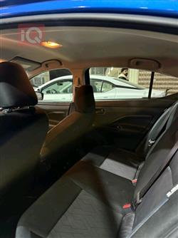 نيسان فيرسا